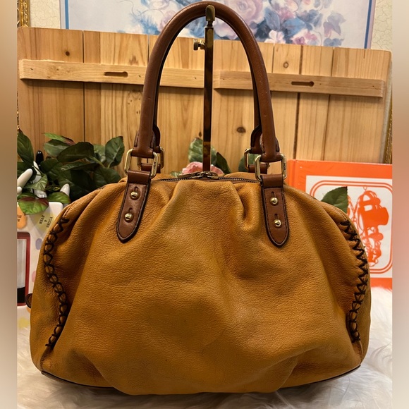 ⭐️MCM Soft Leather Handbag - Picture 2 of 15